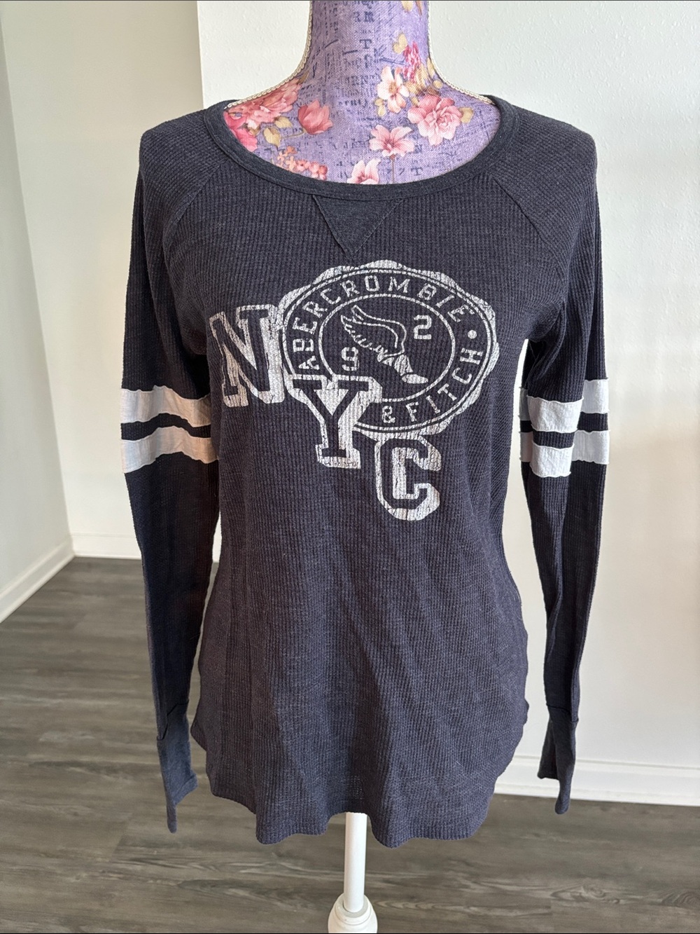 Abercrombie & Fitch Gray Long-Sleeve NYC Graphic Tee